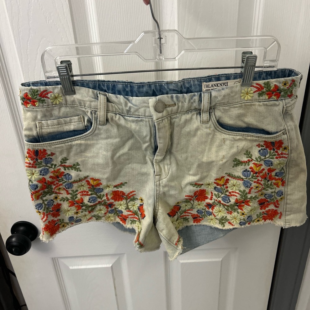 Blank NYC Light Wash Denim Jean Shorts with Multicolor Floral Embroidery - Picture 8 of 15